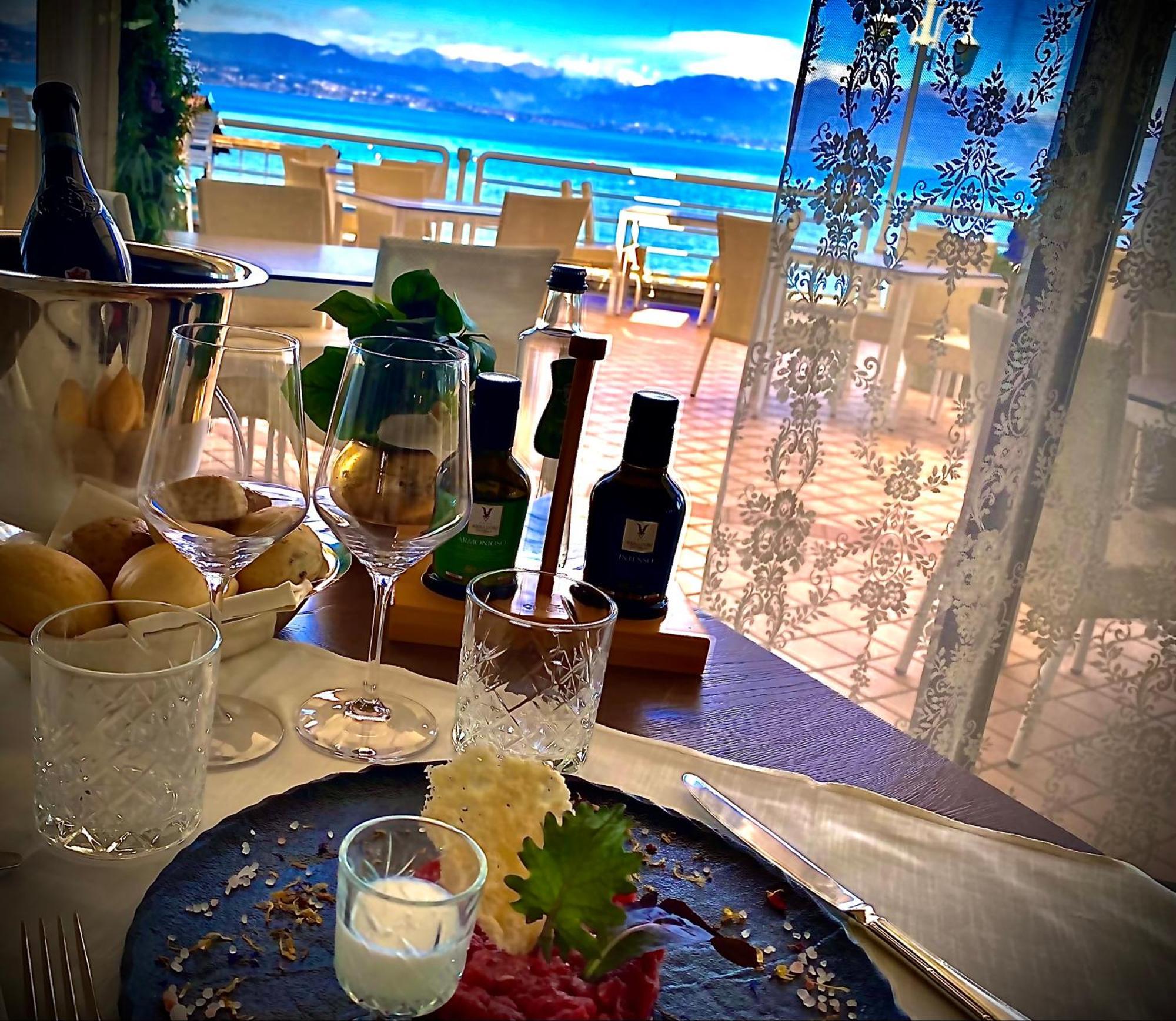 Hotel Aquila D'Oro Desenzano Дезенцано-дель-Гарда Екстер'єр фото