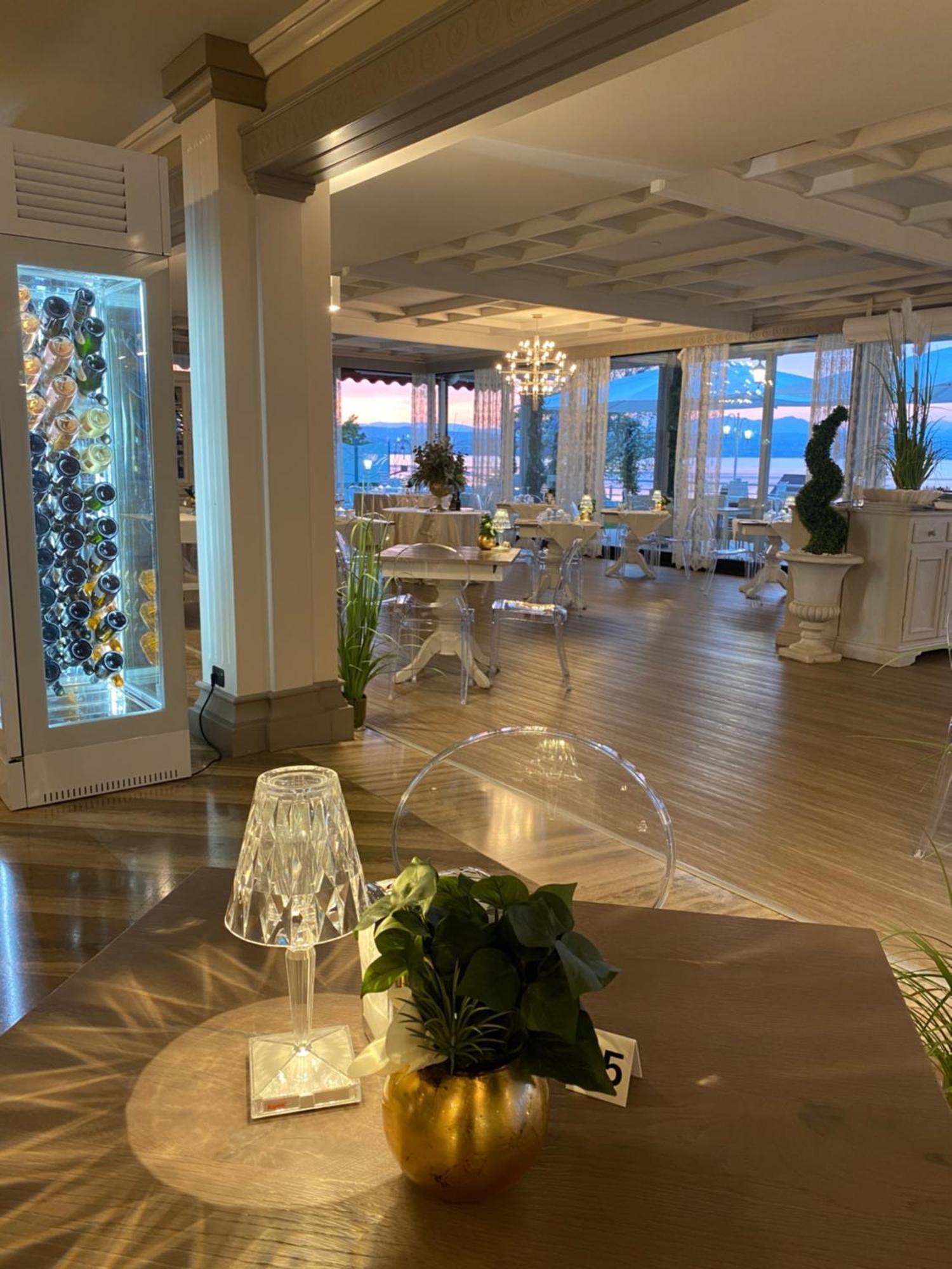 Hotel Aquila D'Oro Desenzano Дезенцано-дель-Гарда Екстер'єр фото