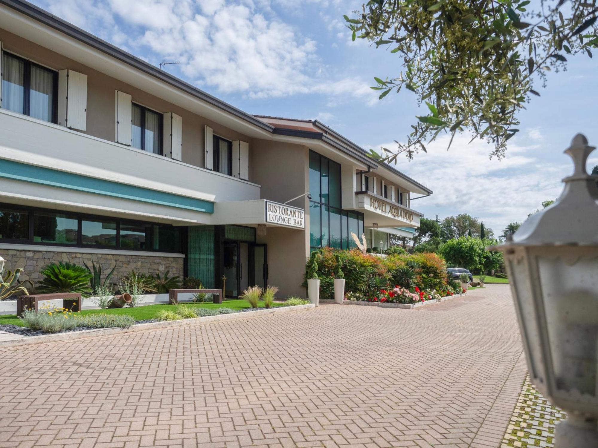 Hotel Aquila D'Oro Desenzano Дезенцано-дель-Гарда Екстер'єр фото