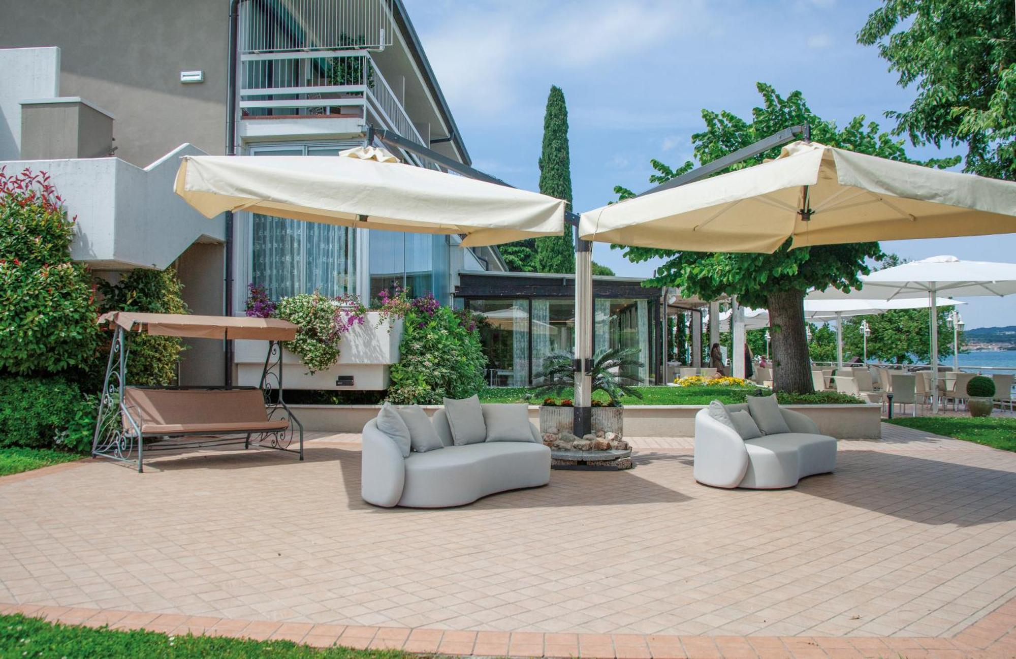 Hotel Aquila D'Oro Desenzano Дезенцано-дель-Гарда Екстер'єр фото