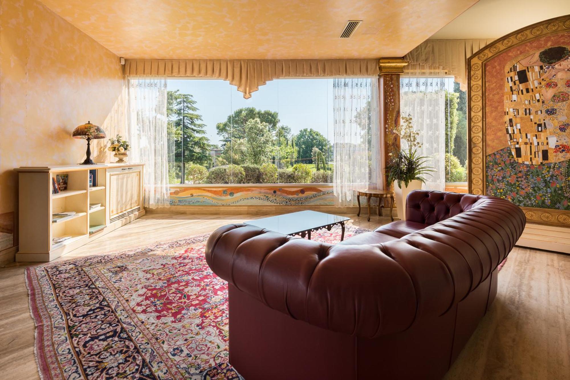 Hotel Aquila D'Oro Desenzano Дезенцано-дель-Гарда Екстер'єр фото