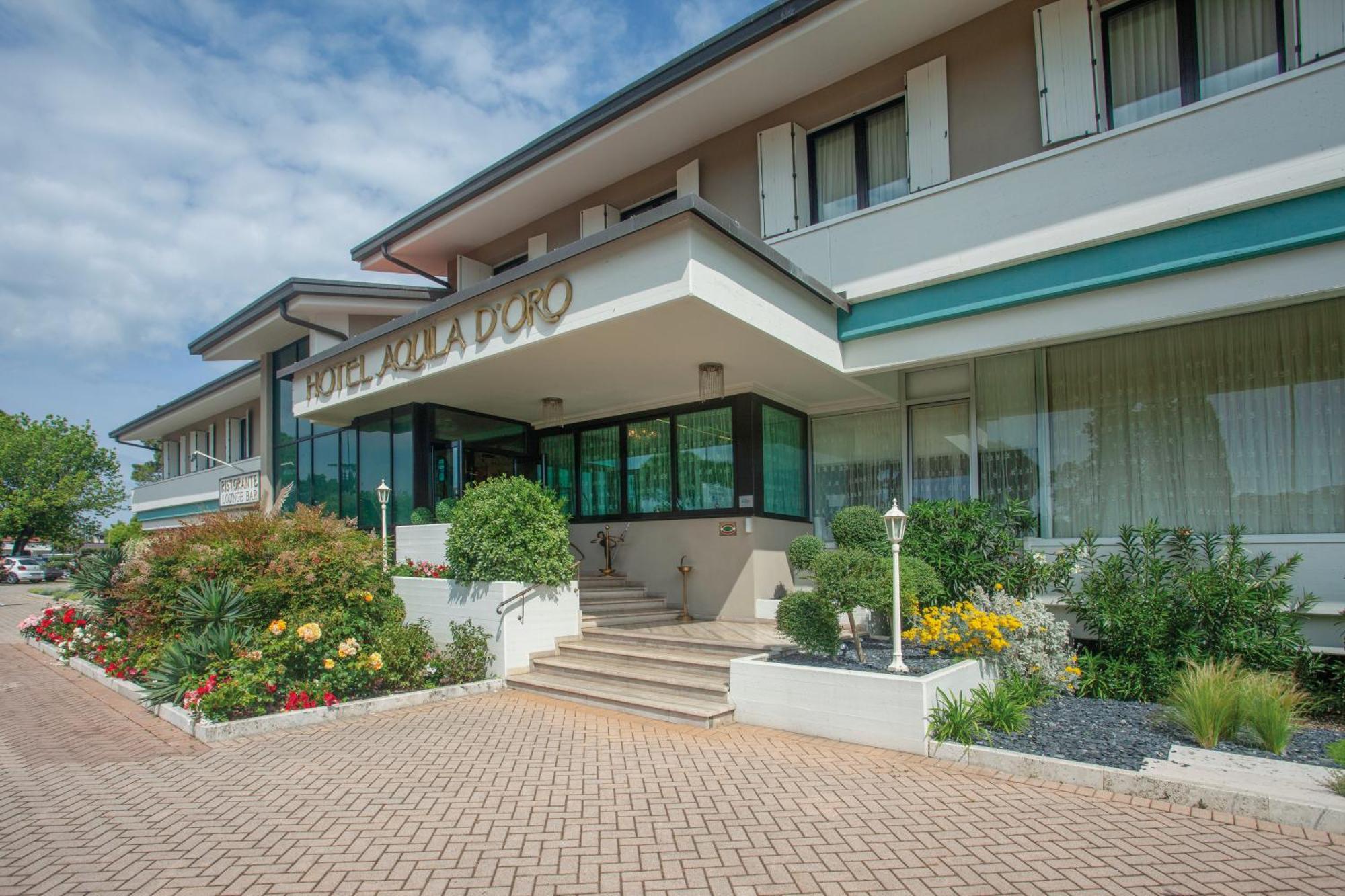 Hotel Aquila D'Oro Desenzano Дезенцано-дель-Гарда Екстер'єр фото