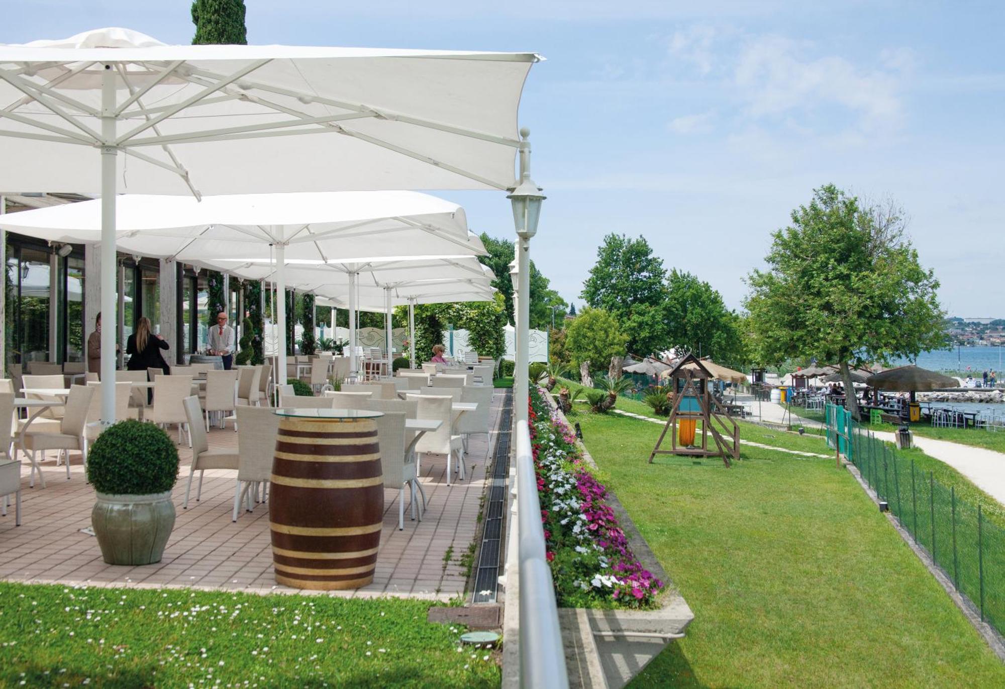 Hotel Aquila D'Oro Desenzano Дезенцано-дель-Гарда Екстер'єр фото