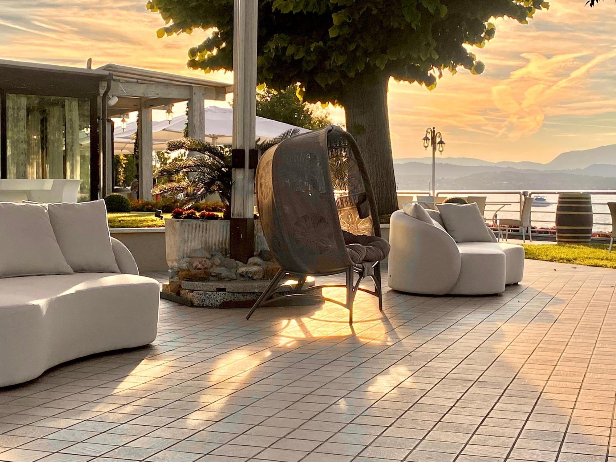 Hotel Aquila D'Oro Desenzano Дезенцано-дель-Гарда Екстер'єр фото
